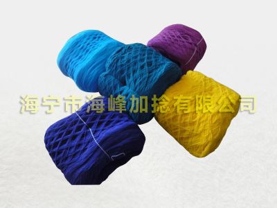 Reeled dyed yarn